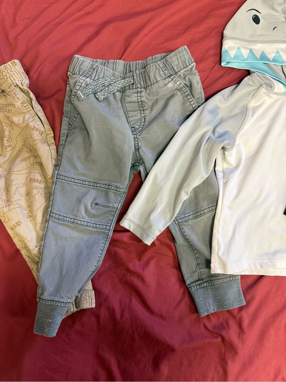 Sz 2T clothes 4 item bundle, shirts, pants - Picture 4 of 6